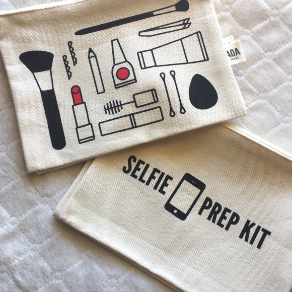 🎉HP❣️ canvas cosmetic bag - Picture 2 of 2